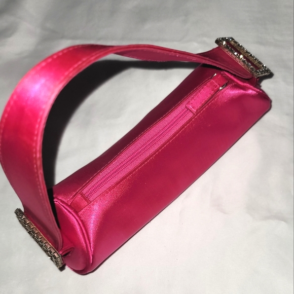 La Regale magenta cylinder evening bag - Picture 8 of 13